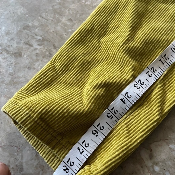 𝅺BDG Urban Outfitters Corduroy Jeans Pants Womens Size 28 Yellow Mom High Rise - Picture 7 of 13